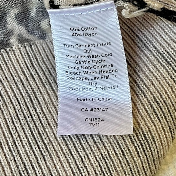 Talbots Leopard Print Cardigan Size Small EUC Classic Neutral - Picture 5 of 7